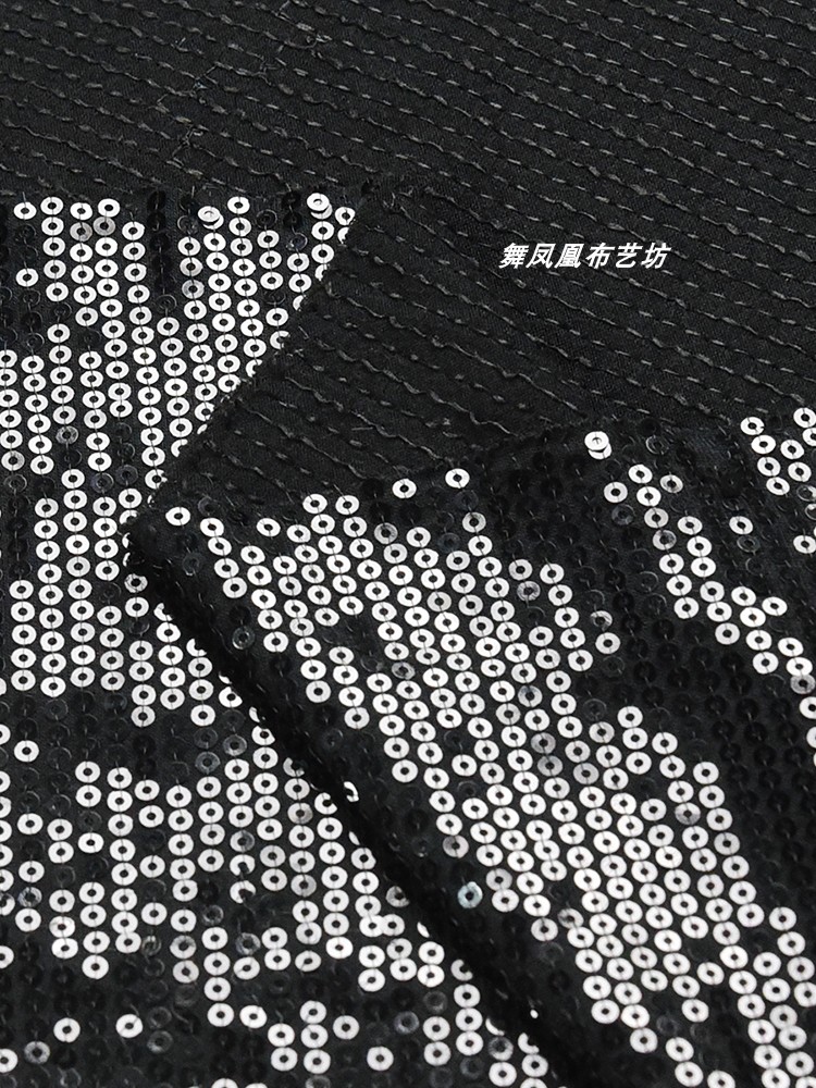 Czarna, wysoka, elastyczna cek – Crystal Mesh Fabric recenzja i cena