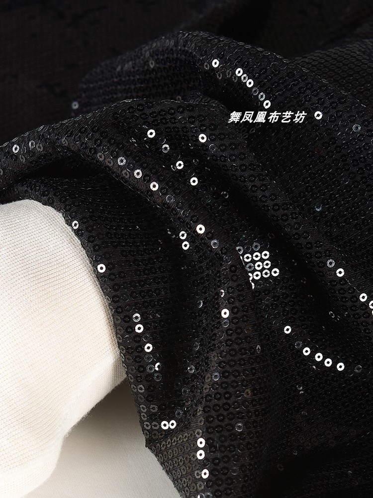 Czarna, wysoka, elastyczna cek – Crystal Mesh Fabric recenzja i cena