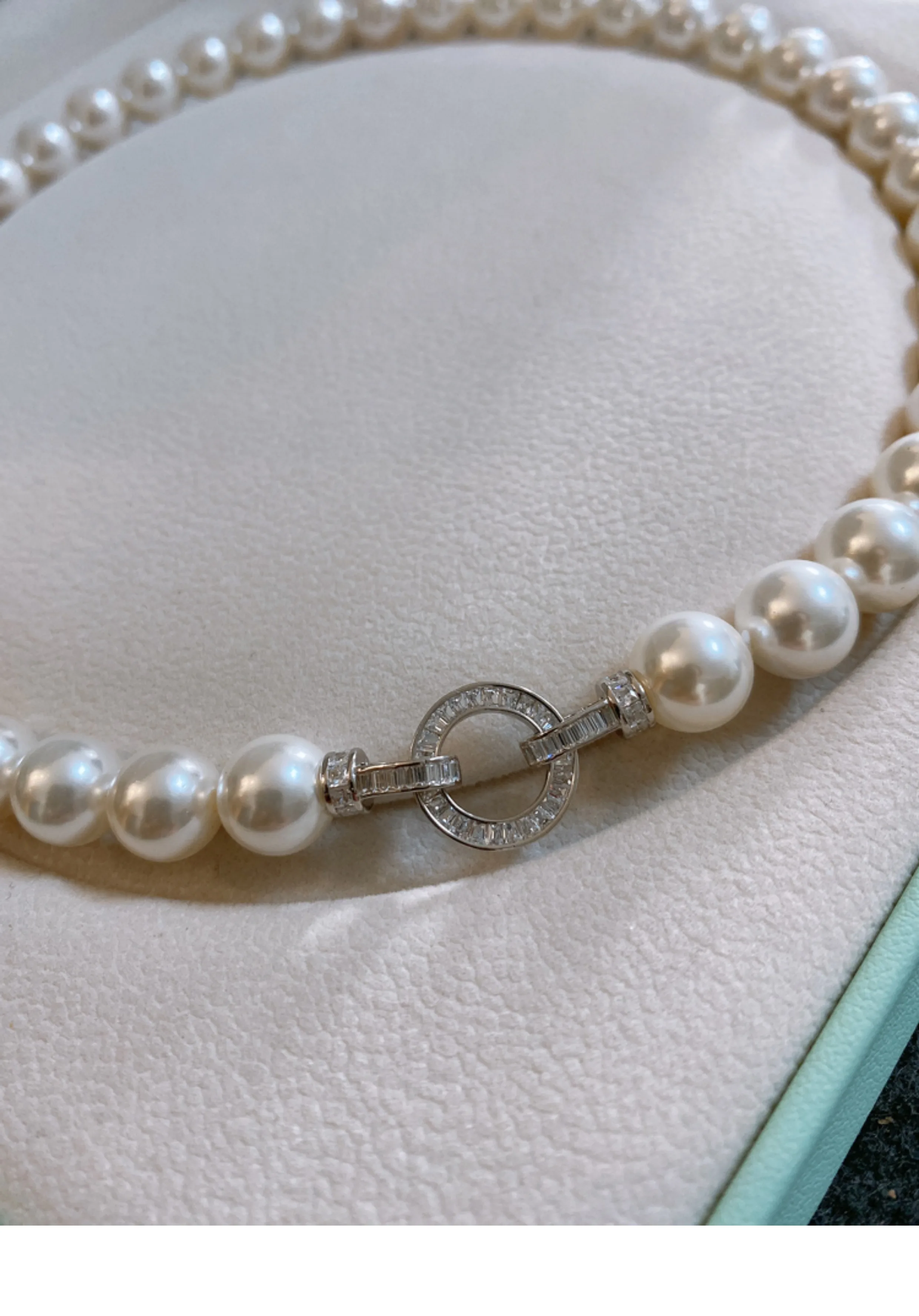 Przepiękny naszyjnik z natural – Pearl Trim Chain recenzja i cena